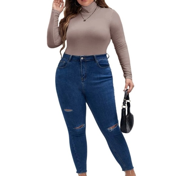 Plus High Neck Slim Fit Tee Bodysuit 2X 🎁 - Picture 3 of 4